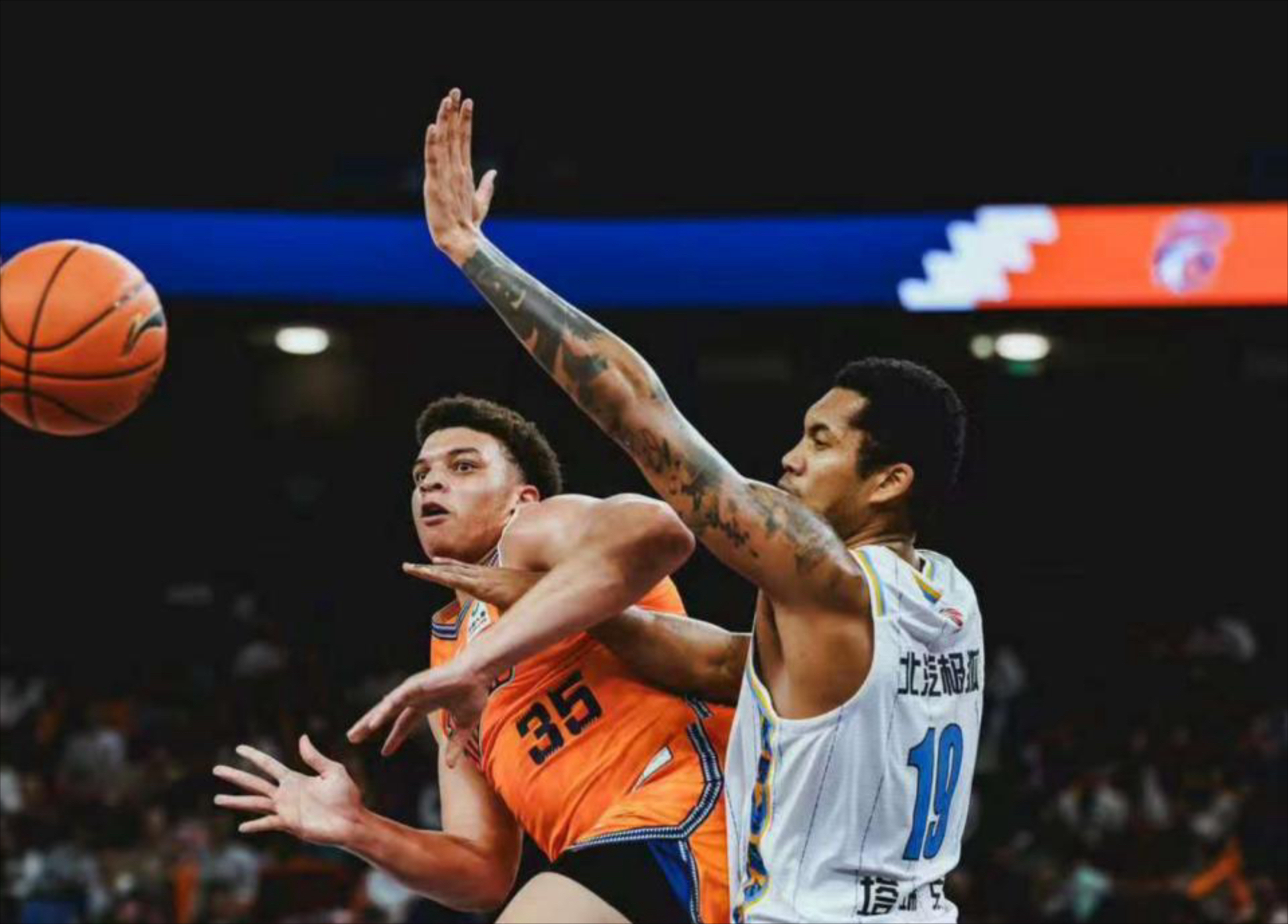 今夜CBA季后赛焦点战,上海申花状态回暖,球迷炸锅,细节决定成败 今夜CBA季后赛焦点战,上海申花状态回暖,球迷炸锅,细节决定成败