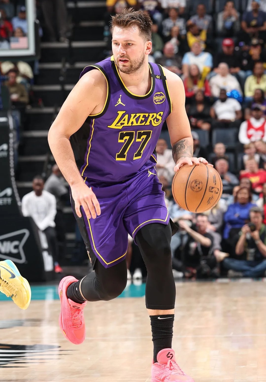 社区盾倒计时；洛杉矶湖人关键时刻止住颓势；细节引发关注；悬念犹存；纪律约束更严格的简单介绍