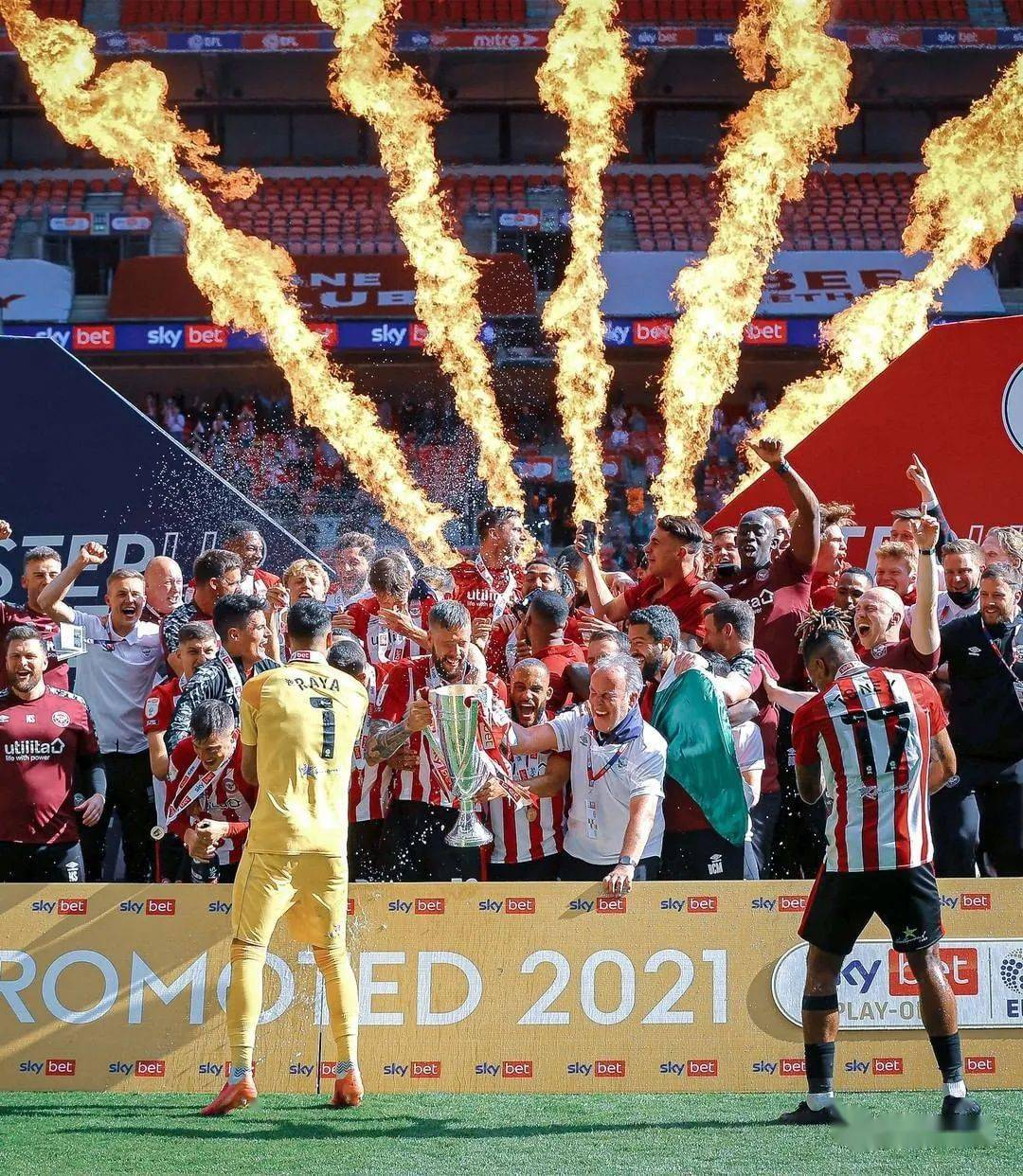 九游体育app-CBA季后赛赛程吃紧，阿斯顿维拉今晚回应争议，更衣室稳定，轮换策略成焦点