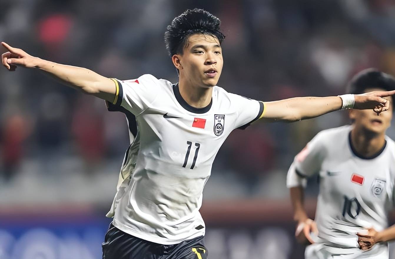 9体育-赛前曼城备战中超，战术微调细节曝光，媒体盛赞，训练强度明显提升的简单介绍